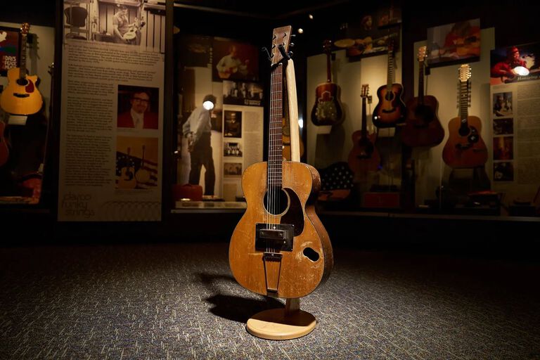 Leo Fender&rsquo;s Earliest Electric Guitar Test? A 1942 Martin 000-18